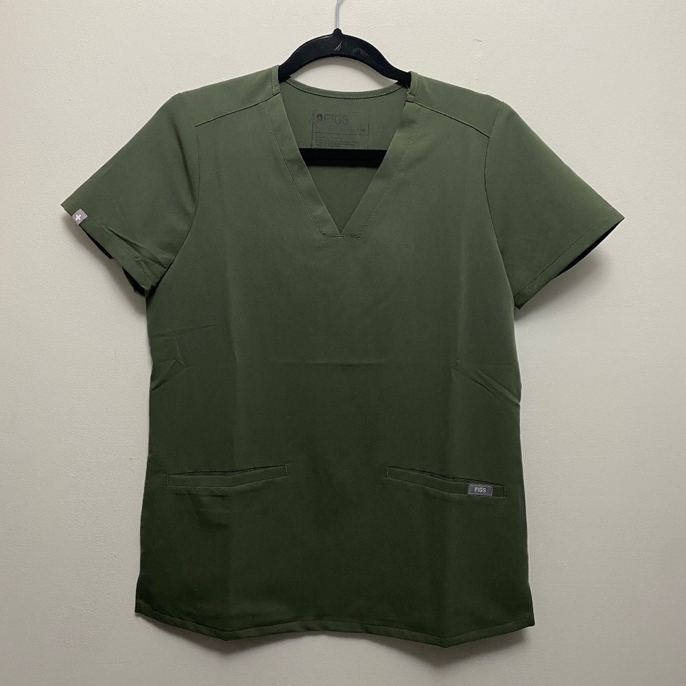 NWOT Figs Casma Three-pocket Scrub Top